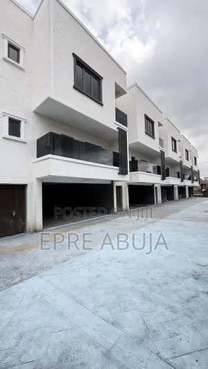 4bdrm Townhouse/Terrace in Guzape District for sale