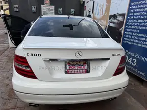 Mercedes-Benz C300 Luxury 4Matic Sedan AWD (3.5L 6cyl 7A) 2013 White