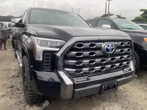 Toyota Tundra 1794 Edition CrewMax 5.5' Bed 2023 Black