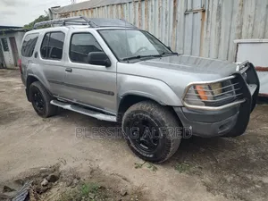 Nissan Xterra Automatic 2000 Gray