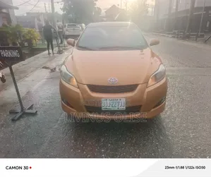 Toyota Matrix 2009 Gold