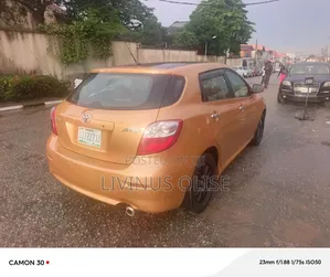 Toyota Matrix 2009 Gold