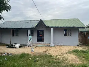 2bdrm Bungalow in Adamo for rent