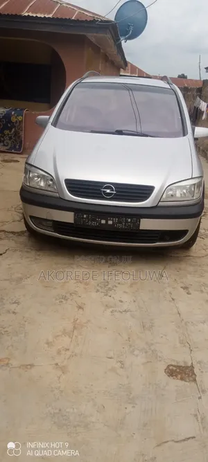 Opel Zafira Snowtrekker 2000 Gray