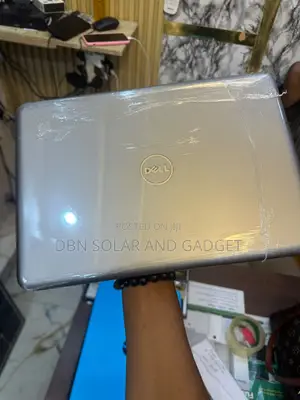 New Laptop Dell Latitude 3380 4GB Intel Core i3 SSD 128GB