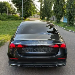 Mercedes-Benz E200 2025 Black