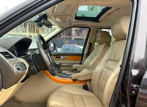 Land Rover Range Rover HSE 2011 Brown