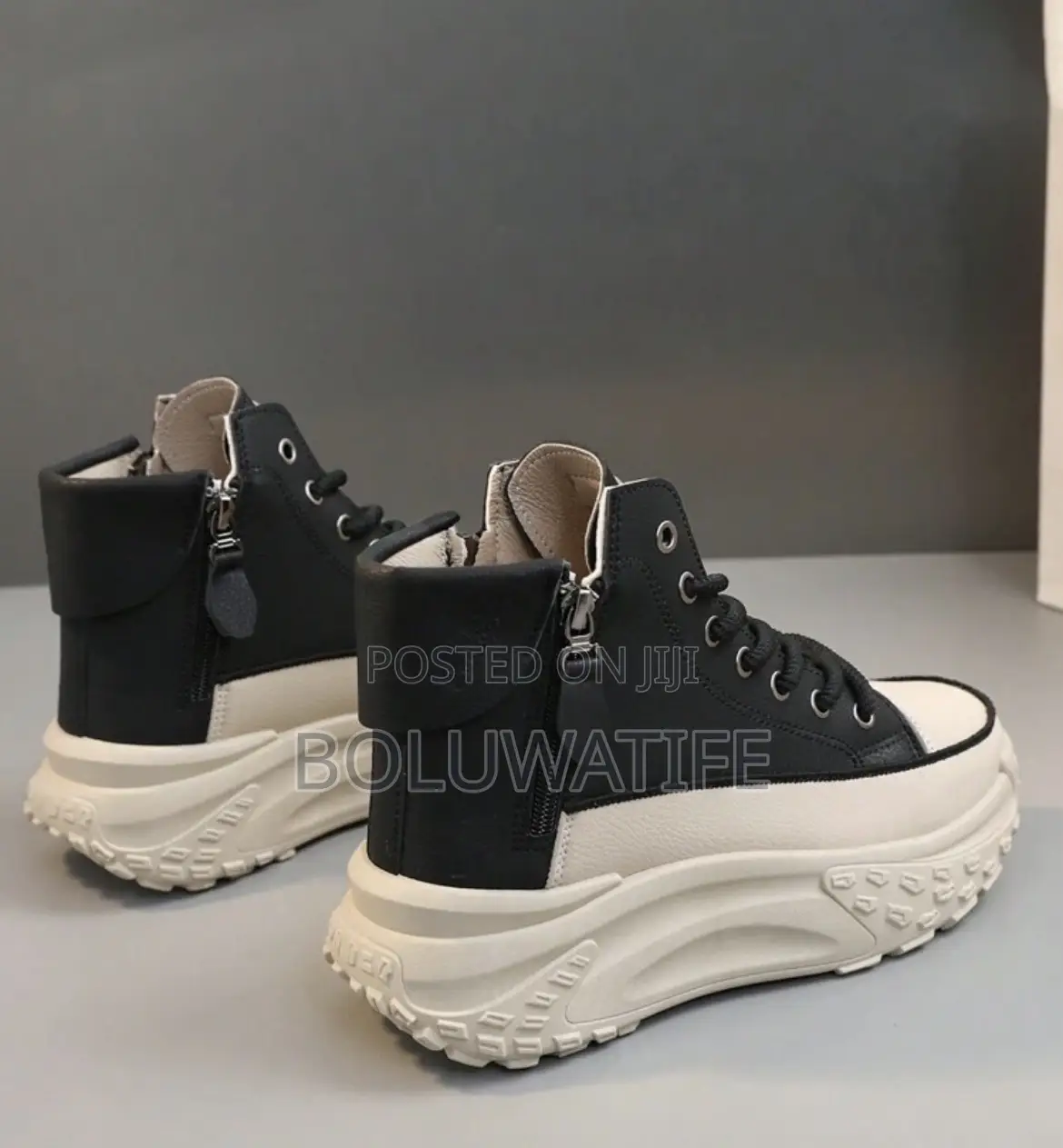 Sneakers(black and White)