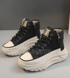 Sneakers(black and White)