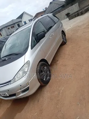 Toyota Previa 2006 Silver