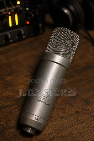 Behringer TM1