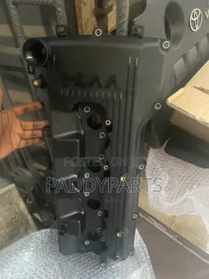 Toyota Land Cruiser Prado Engine Valve Cover 2TR Engine