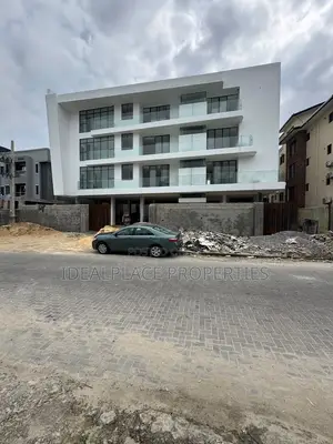 2bdrm Apartment in Lekki Phase 1 for sale