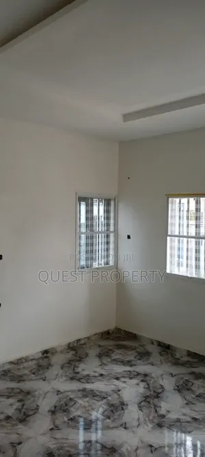 2bdrm Block of Flats in Warri for rent