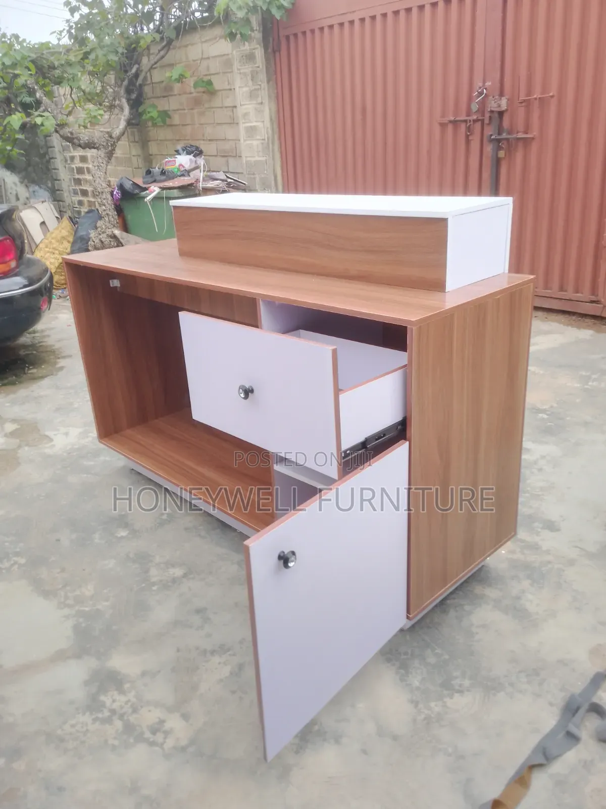 Receptionist Desk