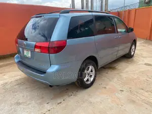 Toyota Sienna LE AWD 2005 Blue