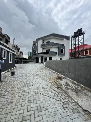 4bdrm Townhouse/Terrace in Victoria Island Extension for sale