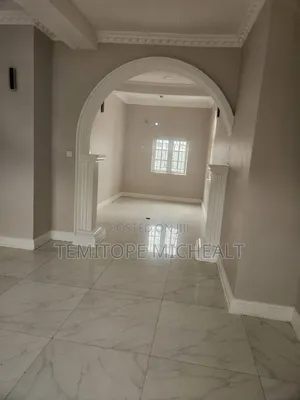 5bdrm Townhouse / Terrace in Main Life Camp for rent