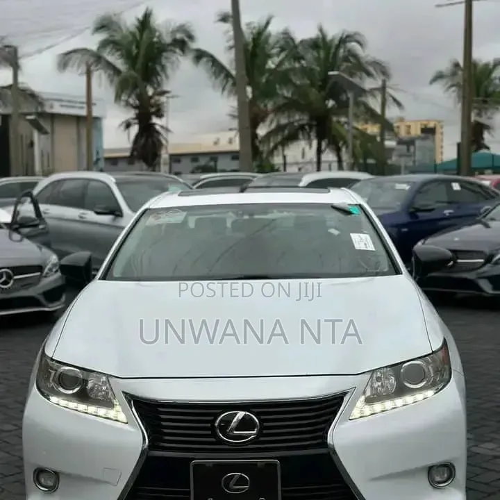 Lexus ES 2015 White