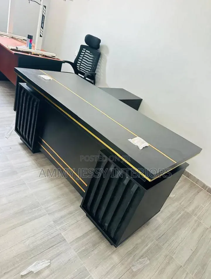 Standard Office Table 1.6 Meter