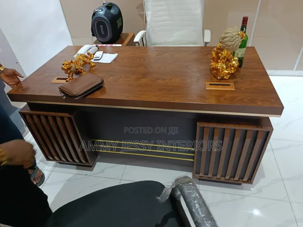 Standard Office Table 1.6 Meter