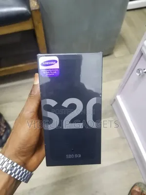 New Samsung Galaxy S20 128 GB Gray