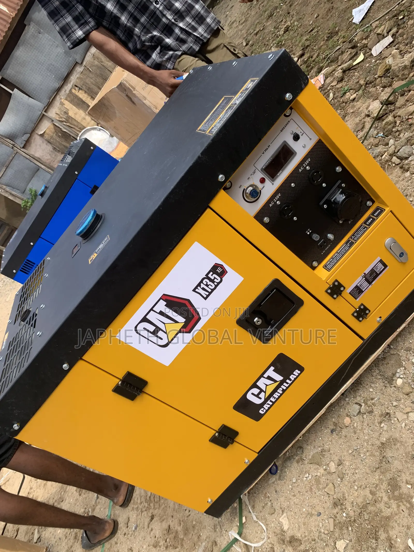 Industrial CAT 13.5kVA Soundproof Generator for Continuous Use