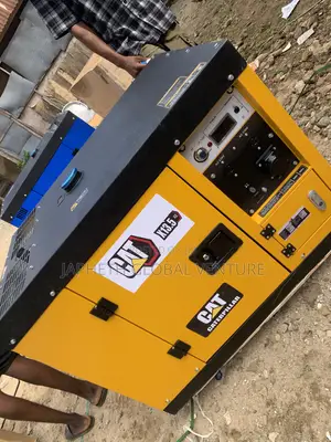 Industrial CAT 13.5kVA Soundproof Generator for Continuous Use