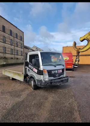 Nissan Cabstar 2012