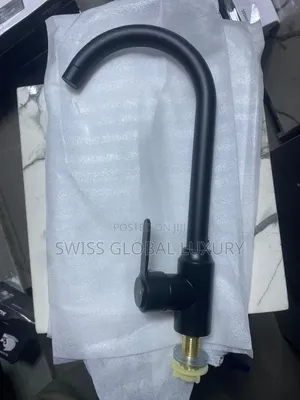 Quality Kitchen Sink Tap, Available in Black and Stainless