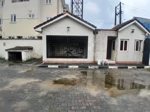 10bdrm House in Oniru, Tiamiyu Savage for rent