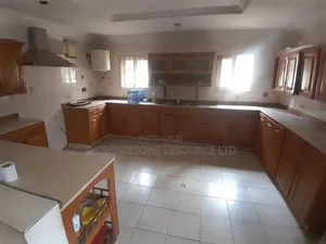 10bdrm House in Oniru, Tiamiyu Savage for rent