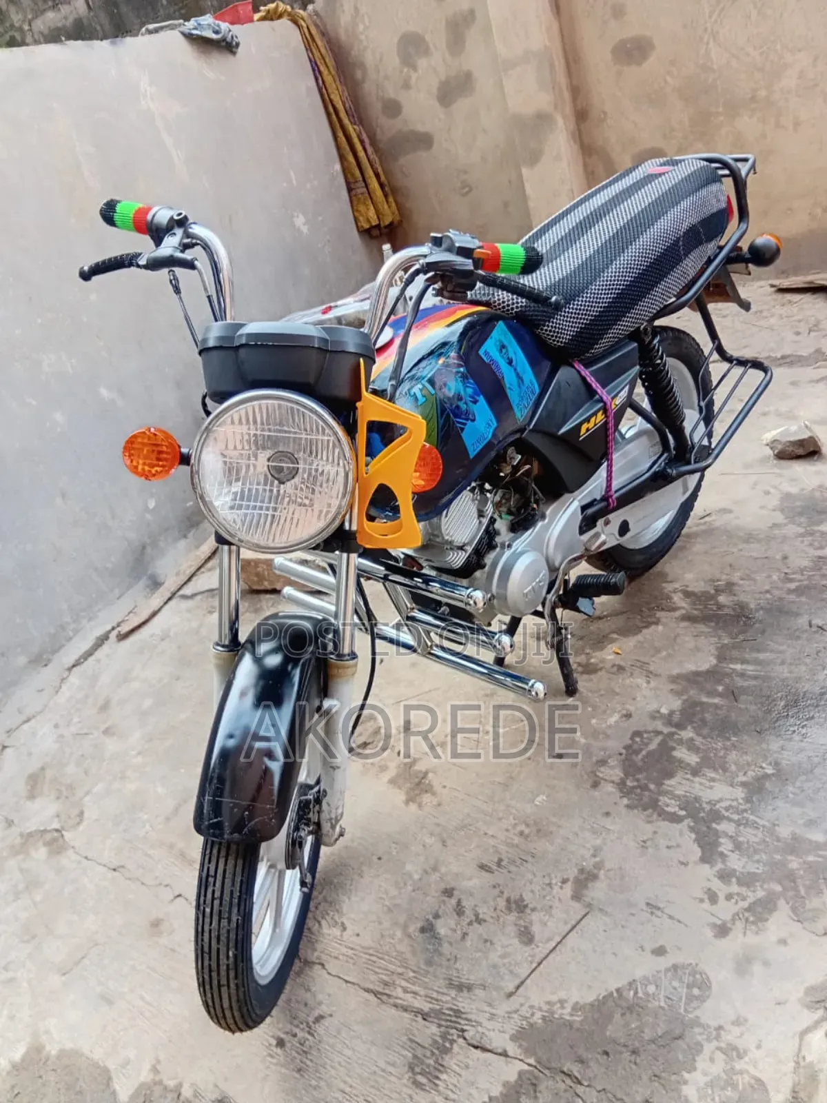 TVS Apache 180 RTR 2025 Black