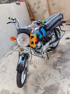 TVS Apache 180 RTR 2025 Black