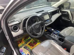 Toyota RAV4 Limited AWD (2.5L 4cyl 6A) 2017 Silver