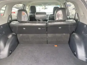 Toyota RAV4 LE FWD (2.5L 4cyl 6A) 2016 White