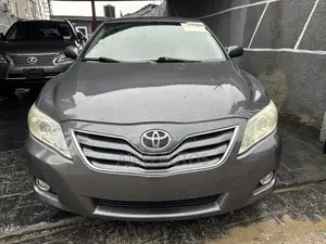 Toyota Camry LE 4dr Sedan (2.5L 4cyl 6A) 2011 Gray