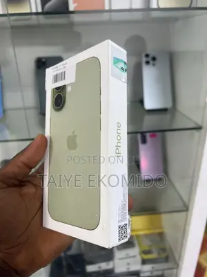 New Apple iPhone 17 256 GB Green