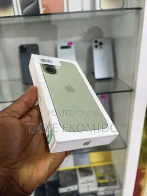 New Apple iPhone 17 256 GB Green
