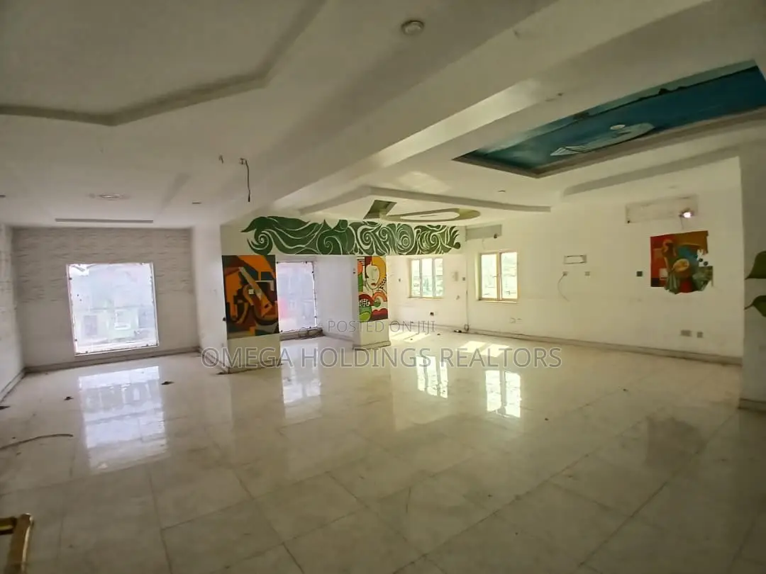 Big Commercial Building for Sale