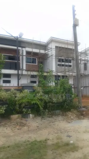 3bdrm Duplex in Newton Estate Sars for sale