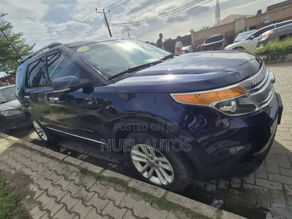 Ford Explorer 2011 Blue