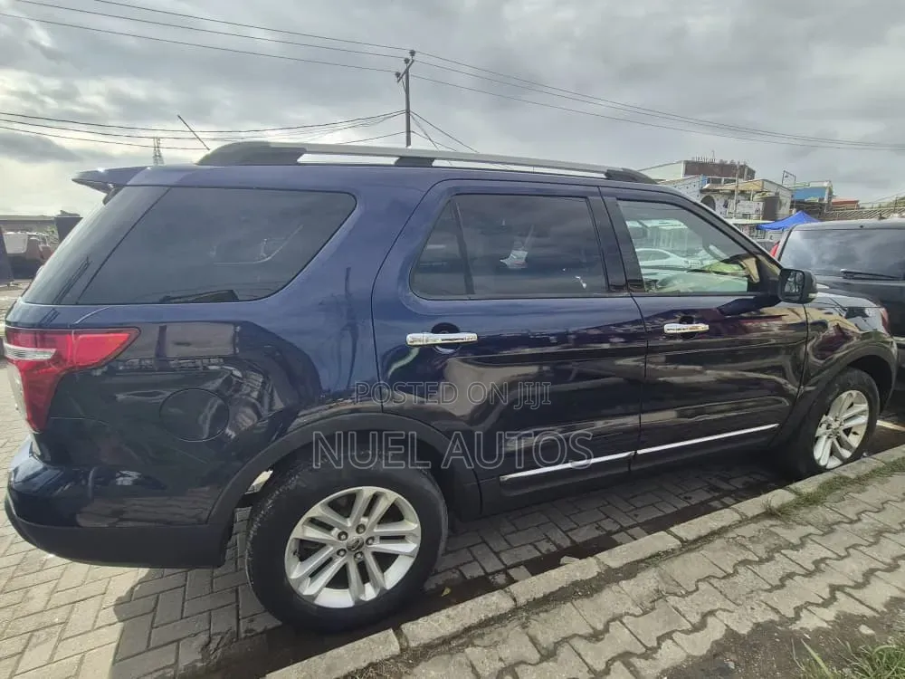 Ford Explorer 2011 Blue