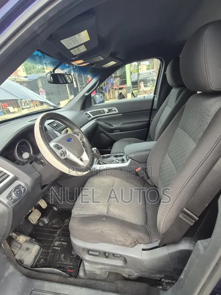 Ford Explorer 2011 Blue
