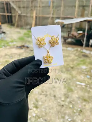 Women’s Original Necklaces