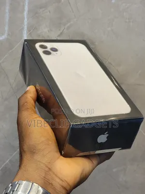 New Apple iPhone 11 Pro Max 256 GB Silver