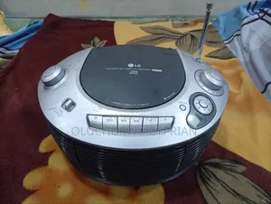 LG Portable Radio/Cd Player