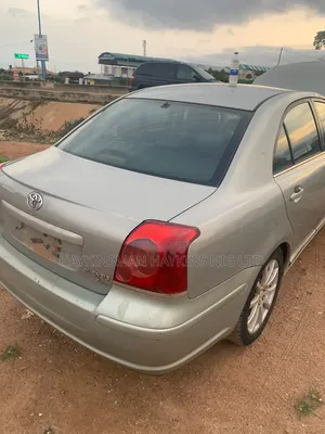 Toyota Avensis 2.2 D Sedan 2005 Silver