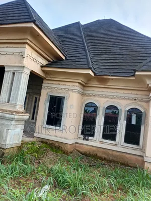 5bdrm Bungalow in Ojik Properties, Owerri for sale