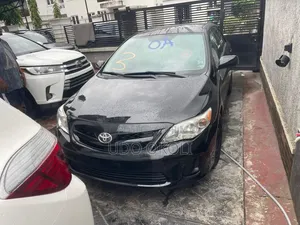 Toyota Corolla 2012 Black